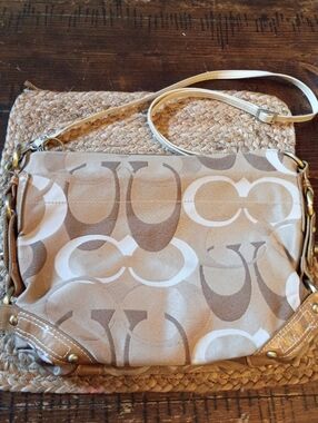 VTG Y2K Coach Carly Signature Hobo Crossbody Bag Tan/Brown Model 10619